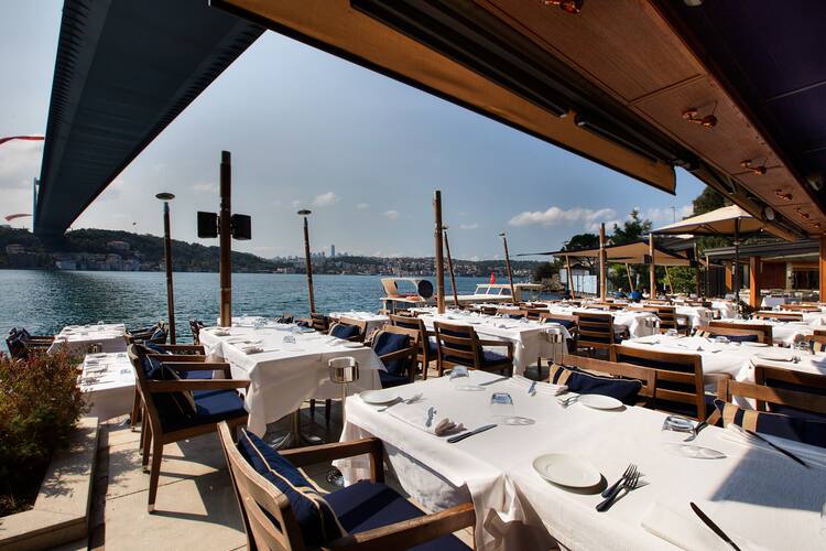 Lacivert Restaurant Anadolu Hisari Merkez Istanbul